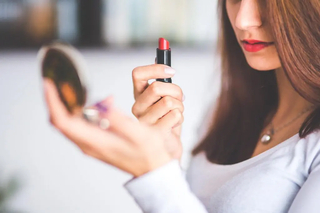 lipstick-791761_1280-1024x682