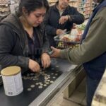 Ostalo je samo petnaest minuta do zatvaranja, na Badnjak,